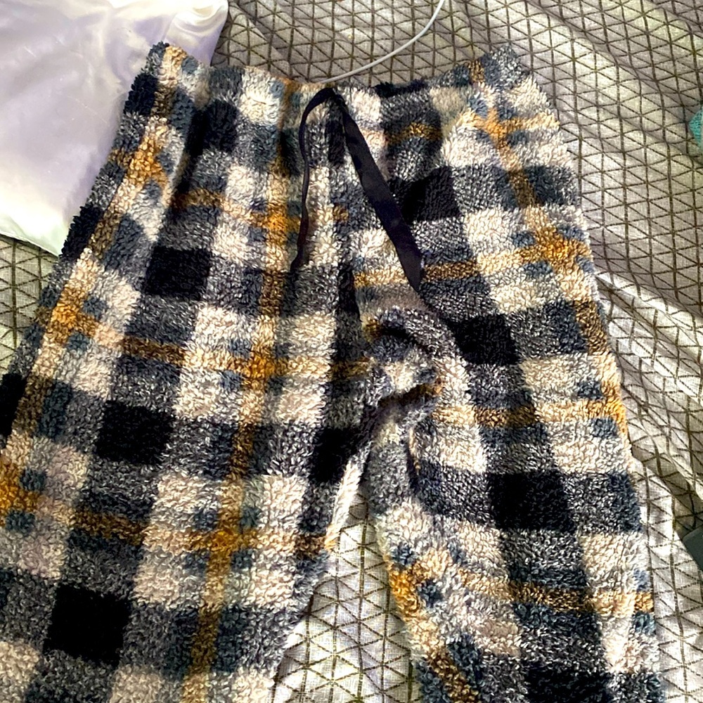Women’s fur sweatpants